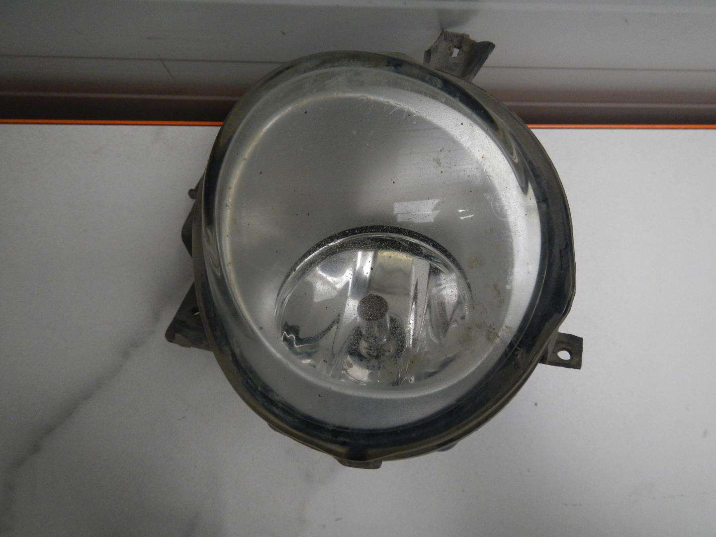 Фара противотуманная правая