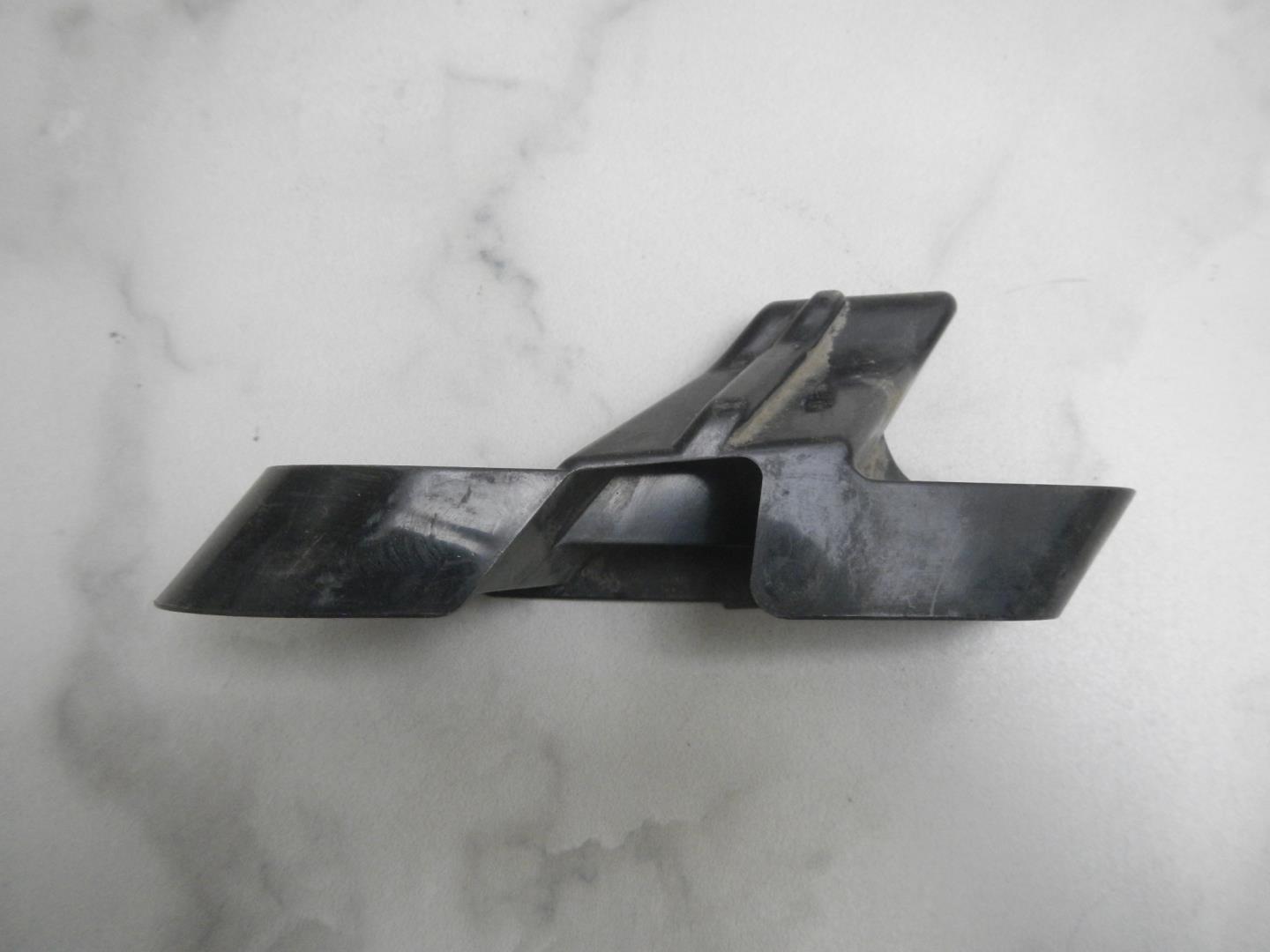 Кронштейн фар левый