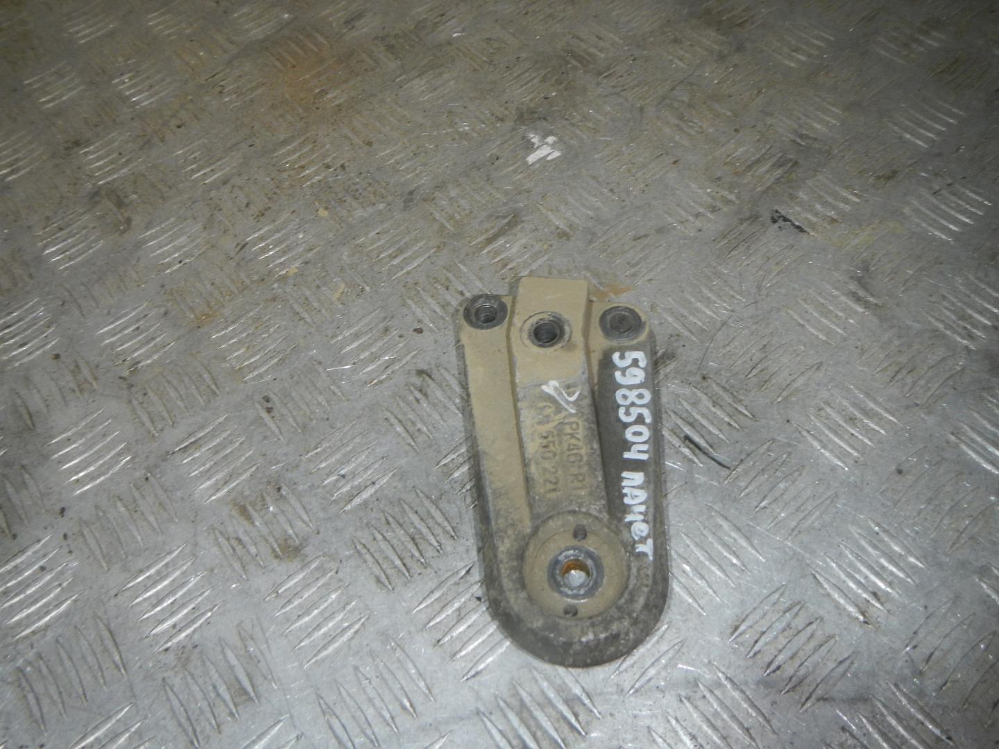 Кронштейн опоры двигателя