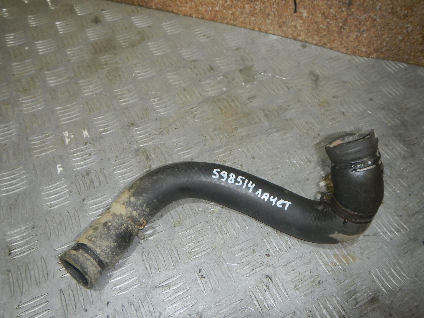 Патрубок радиатора