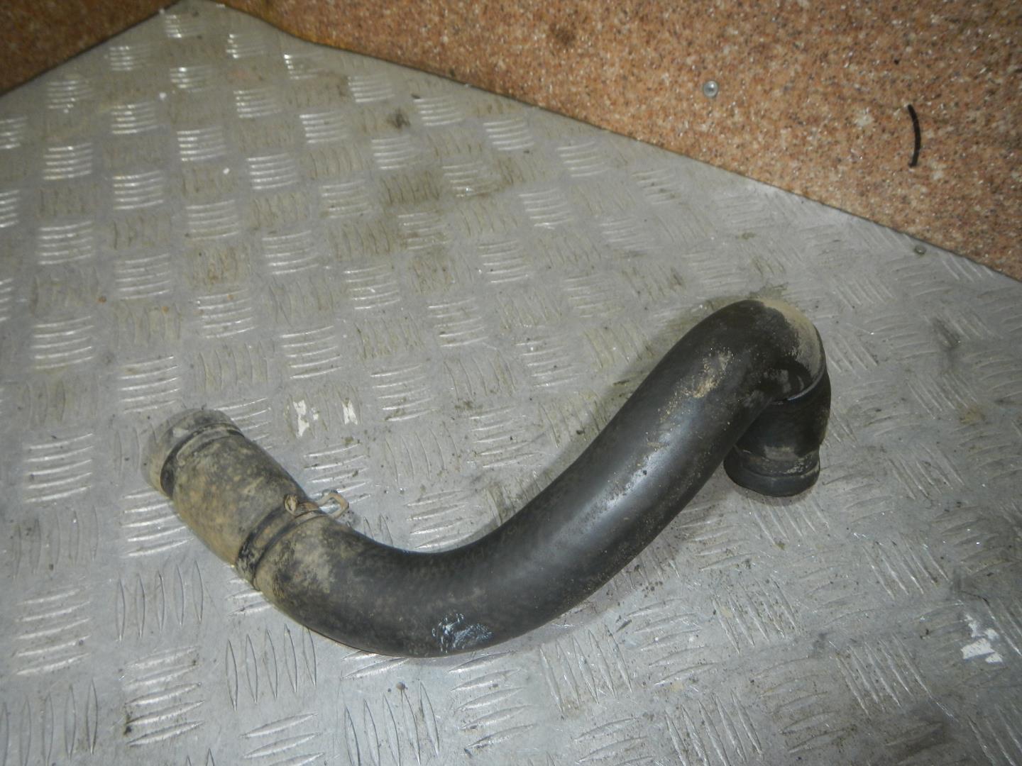 Патрубок радиатора