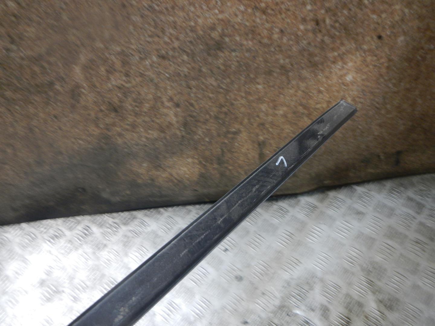 Молдинг крыши левый