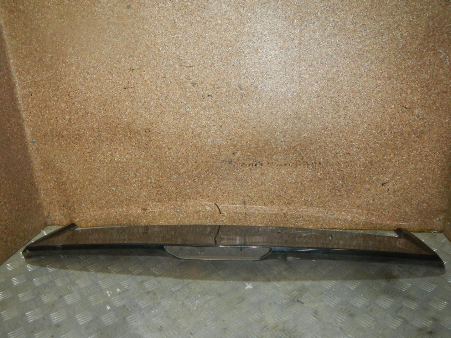 Спойлер (дефлектор) крышки багажника