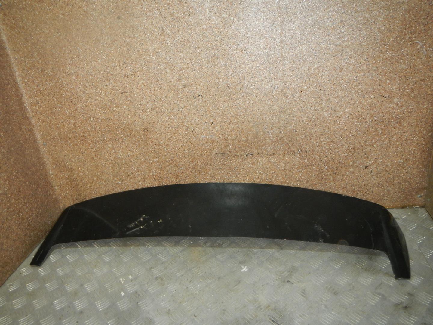 Спойлер (дефлектор) крышки багажника