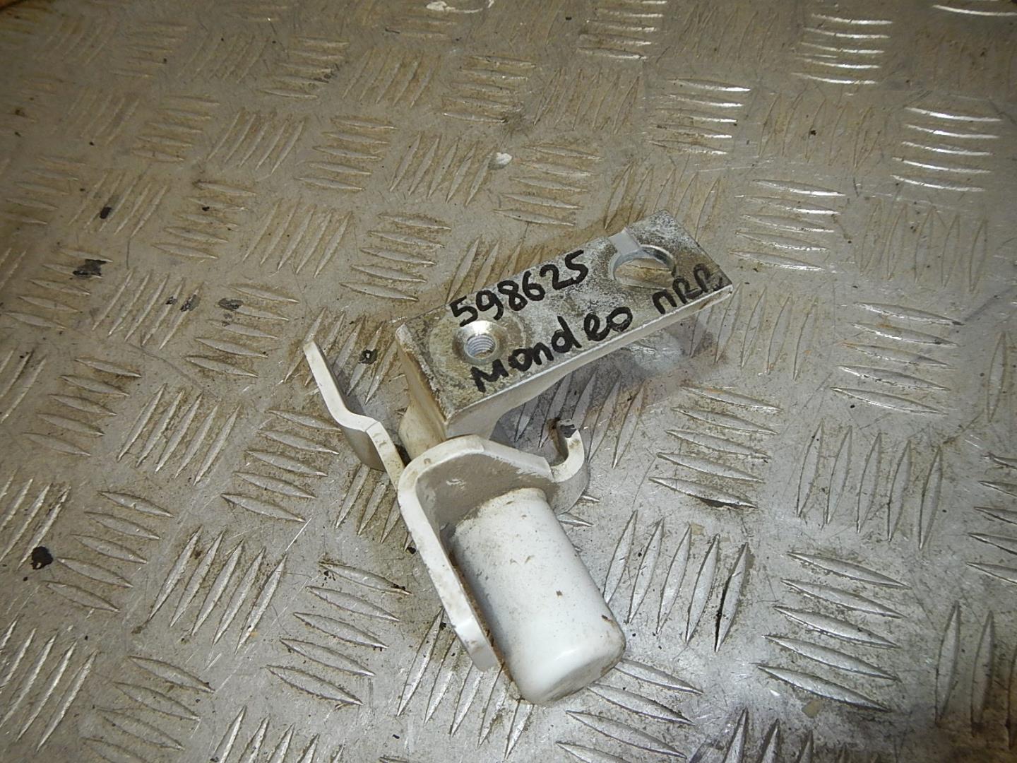 Петля двери передней правой верхняя