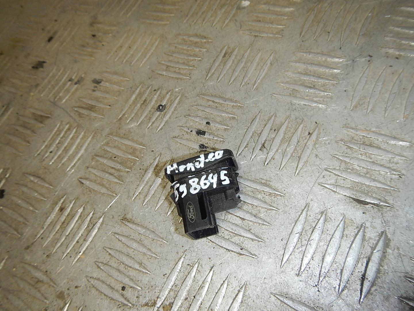 Кнопка стеклоподъемника