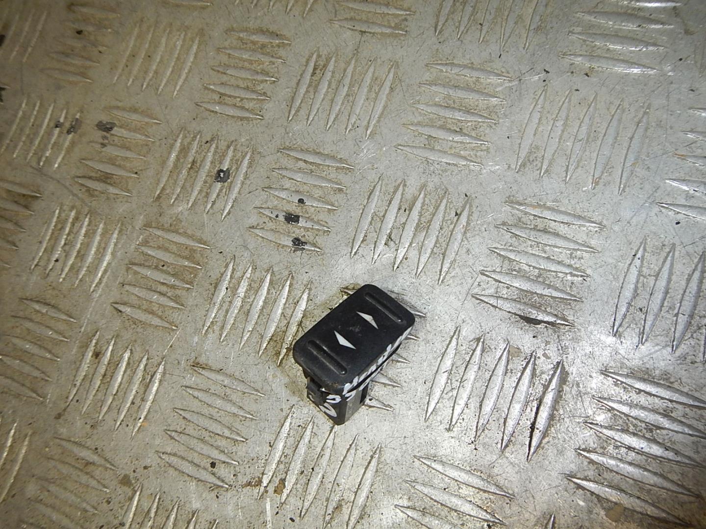 Кнопка стеклоподъемника