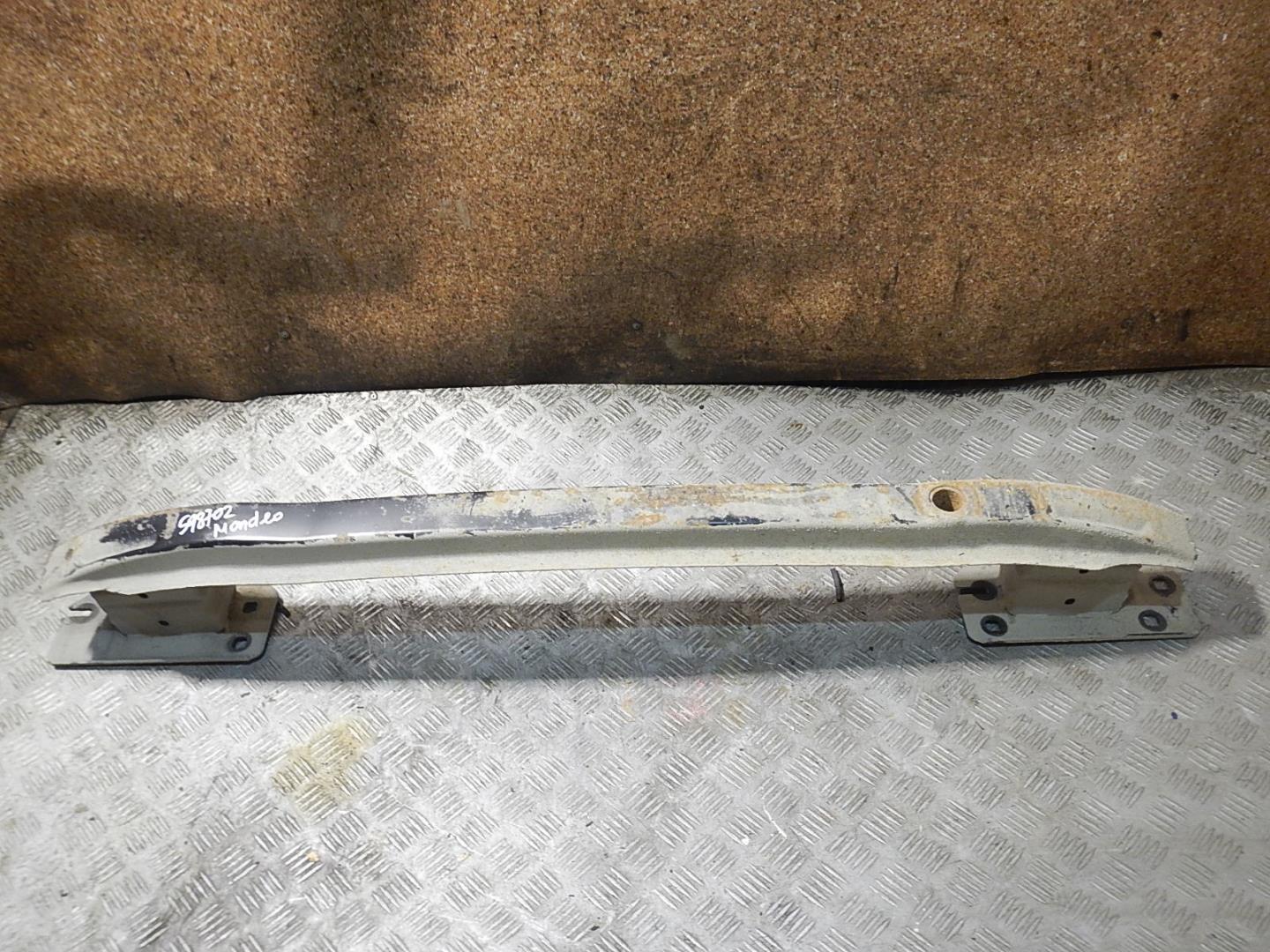 Усилитель заднего бампера