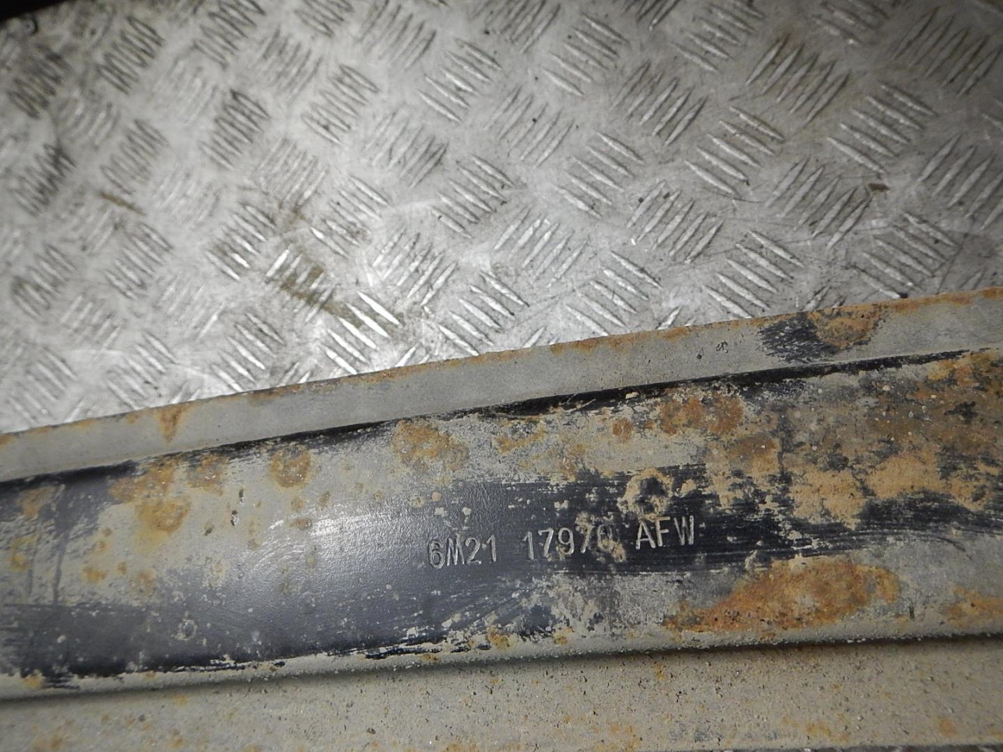 Усилитель заднего бампера