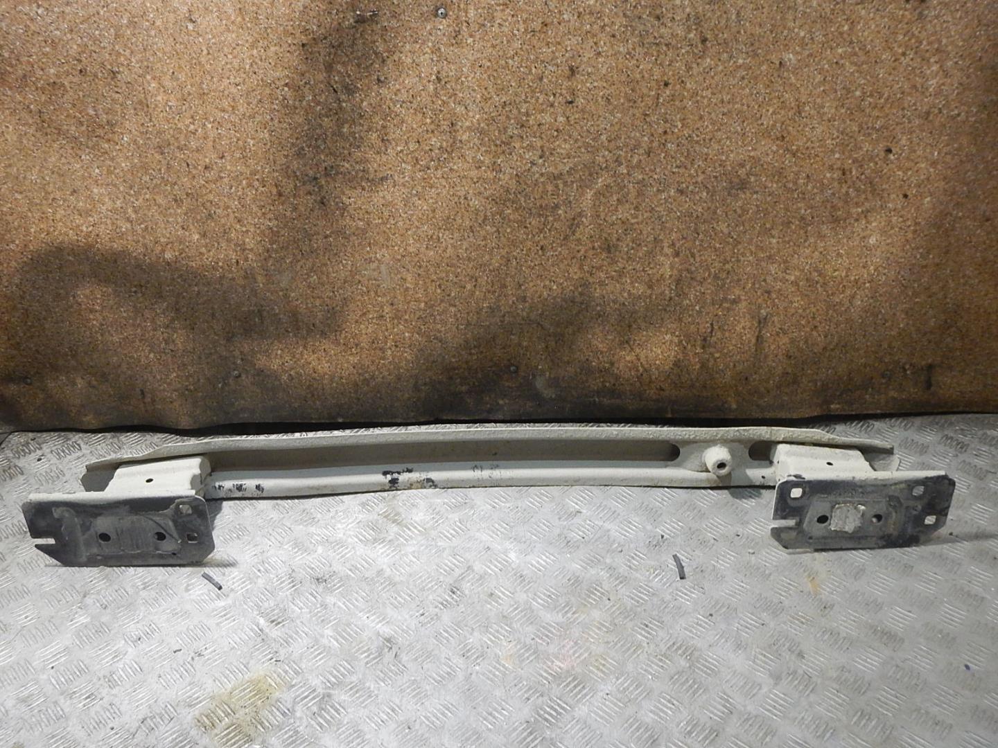 Усилитель заднего бампера