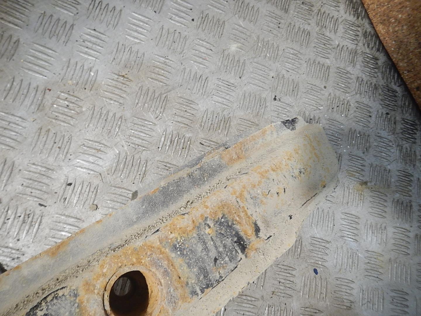 Усилитель заднего бампера