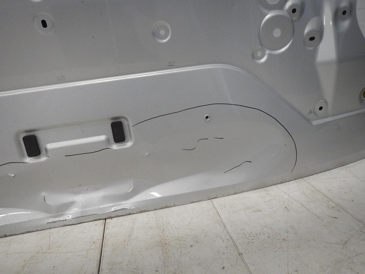 Дверь багажника