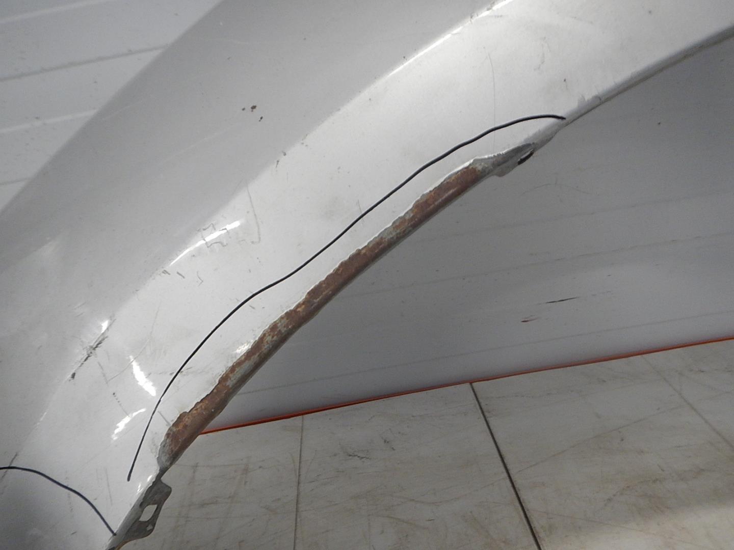 Крыло переднее левое