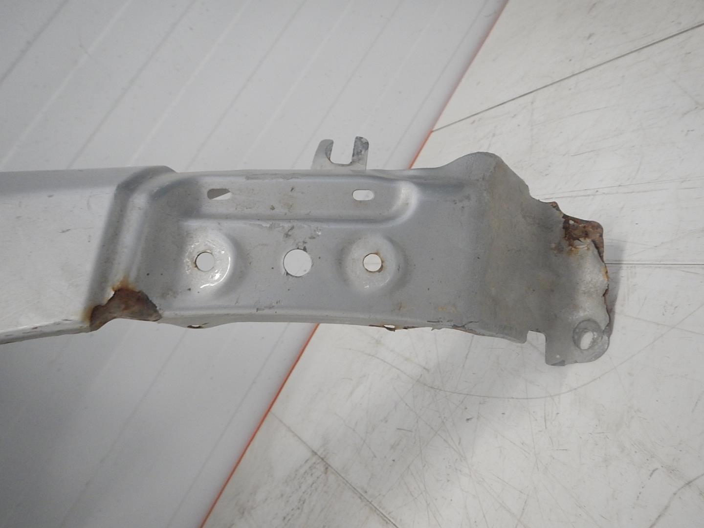 Крыло переднее левое