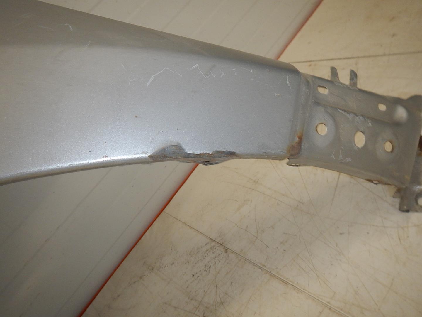 Крыло переднее левое