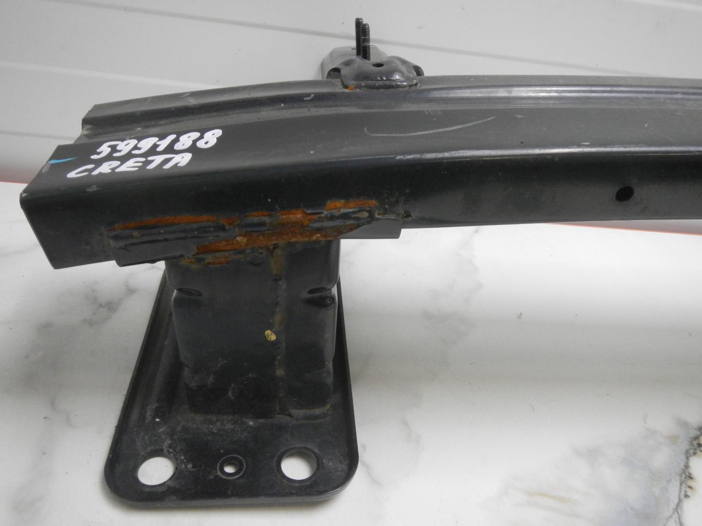 Усилитель переднего бампера