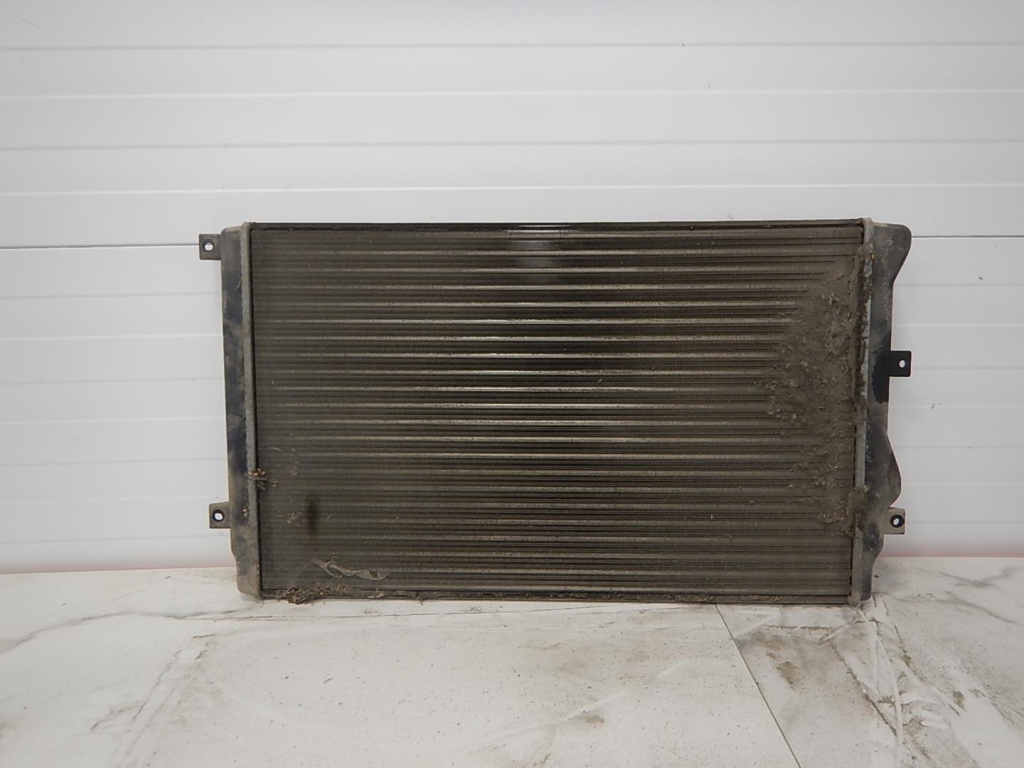 Радиатор охлаждения двигателя основной