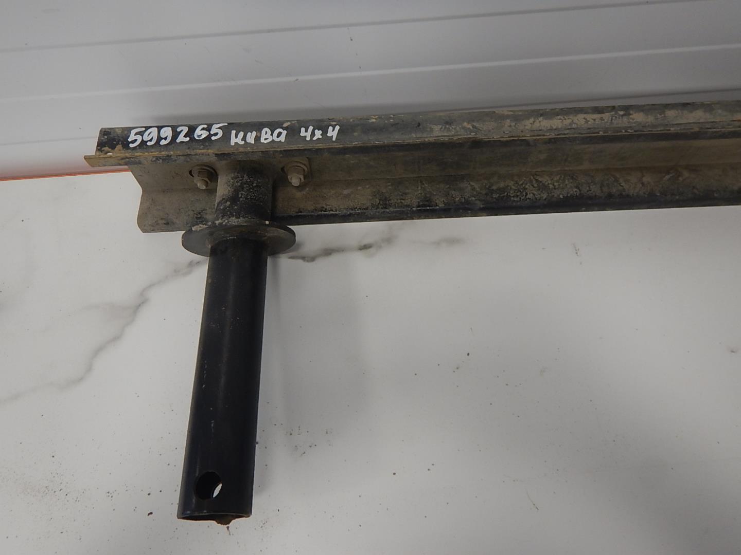 Усилитель переднего бампера