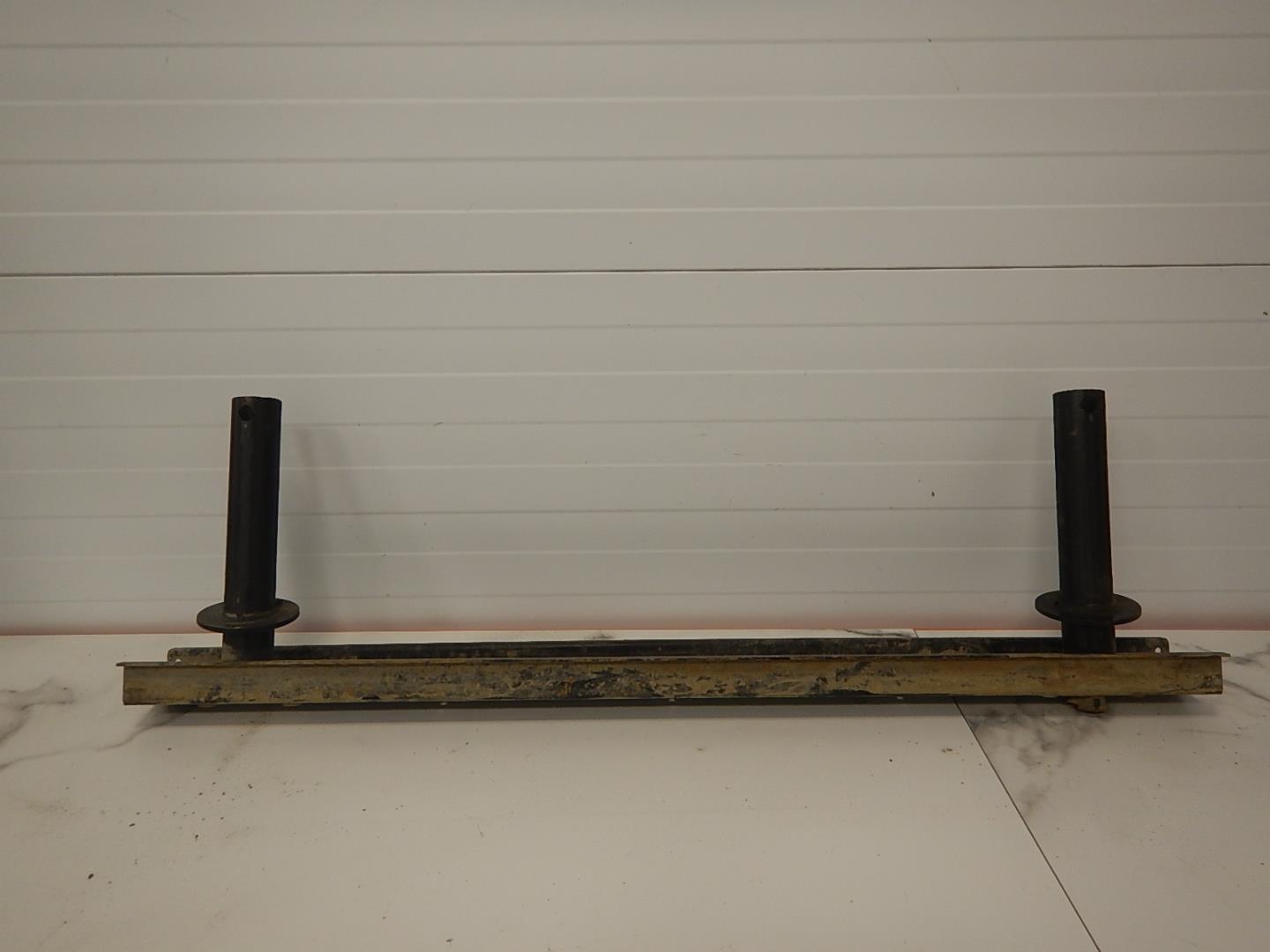 Усилитель переднего бампера