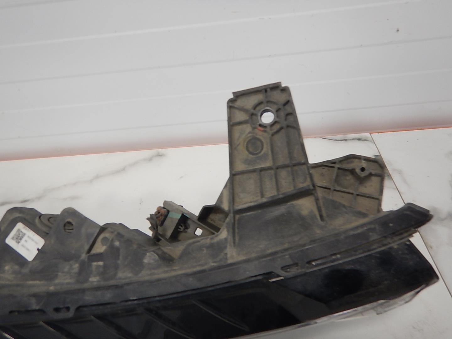 Фара дневного света правая (ходовые огни)