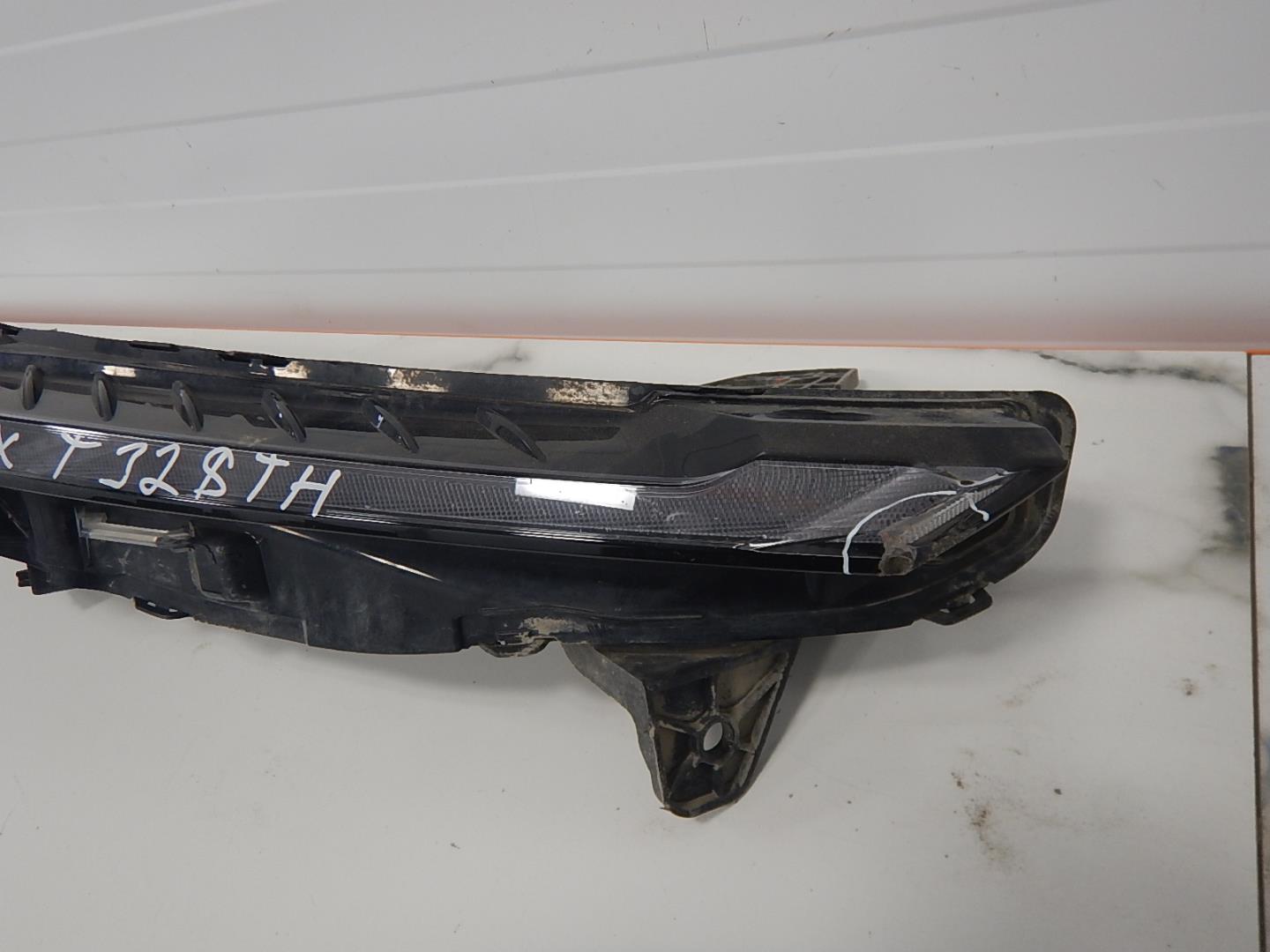 Фара дневного света правая (ходовые огни)