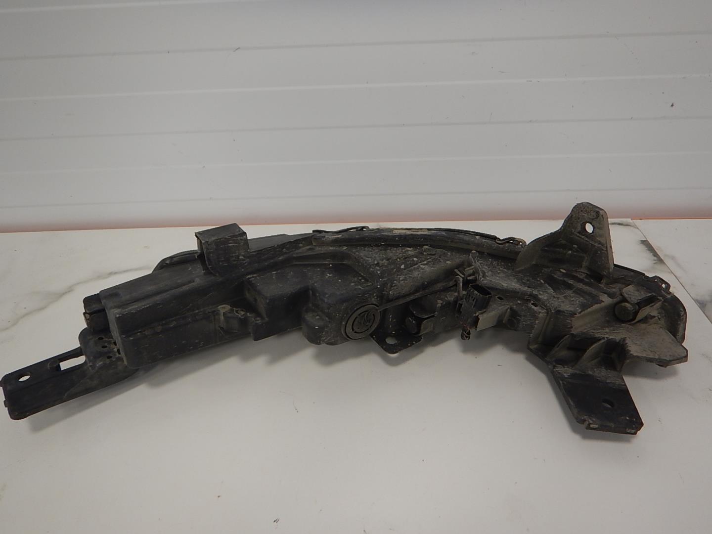 Фара дневного света правая (ходовые огни)