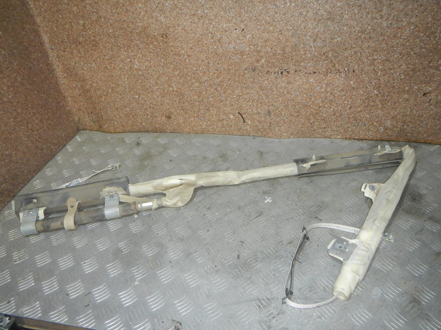 Подушка безопасности боковая (шторка)