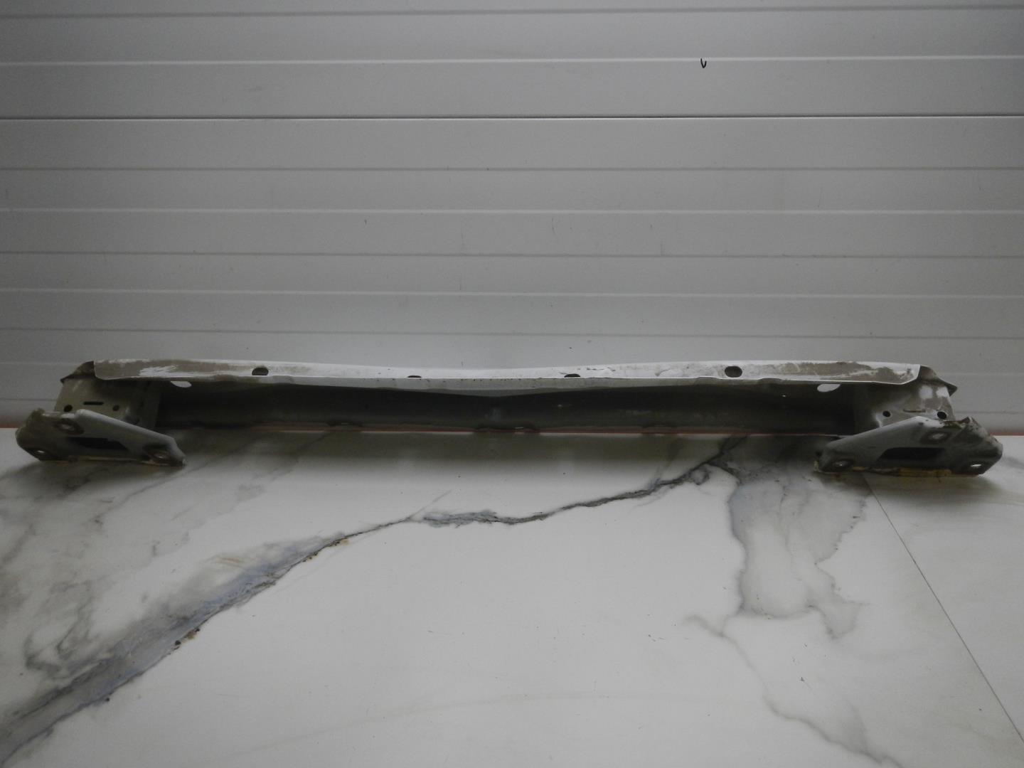 Усилитель заднего бампера