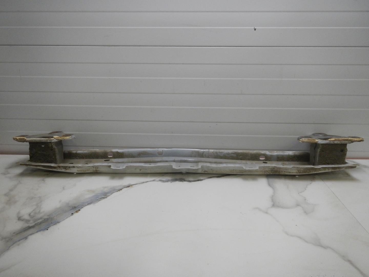 Усилитель заднего бампера