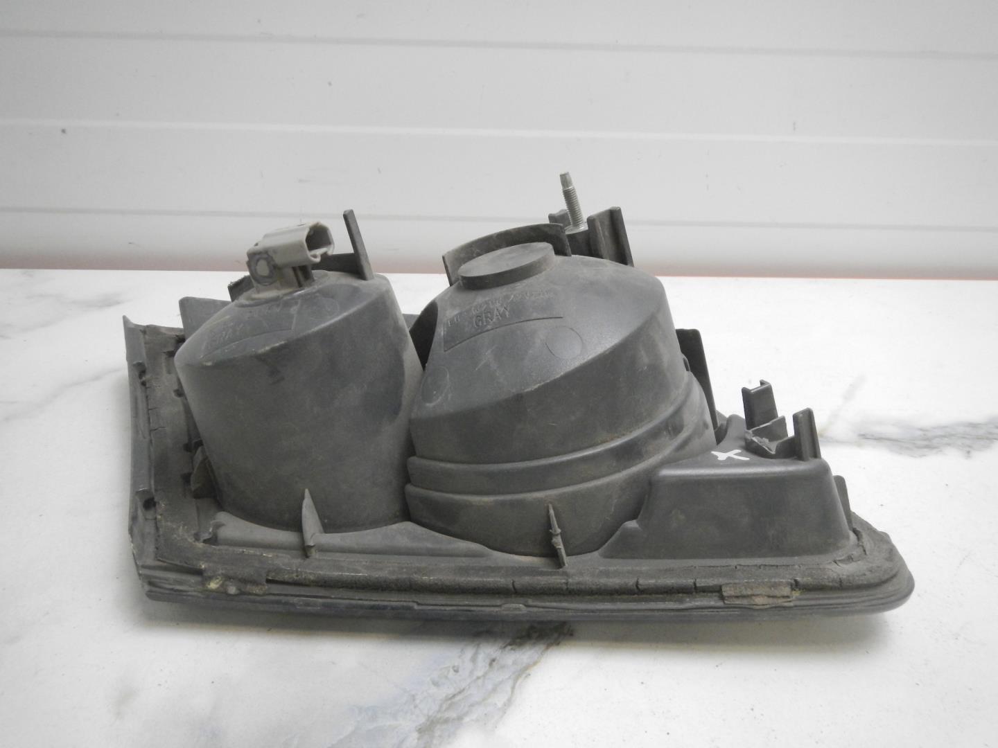 Фонарь задний внутренний правый