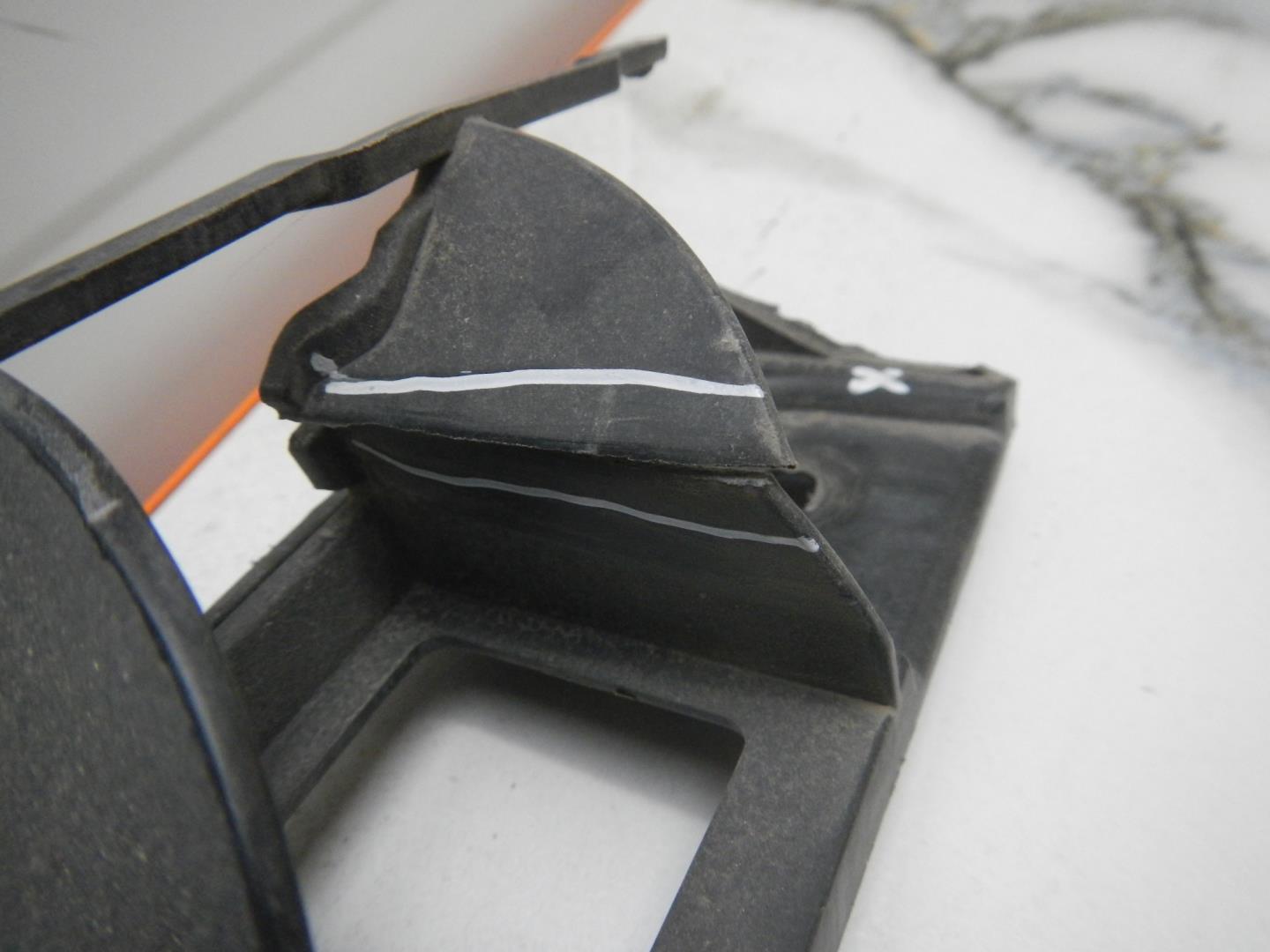 Кронштейн заднего бампера