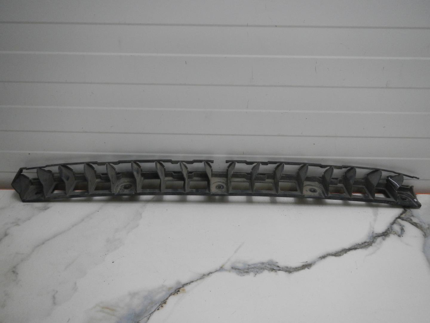 Кронштейн заднего бампера