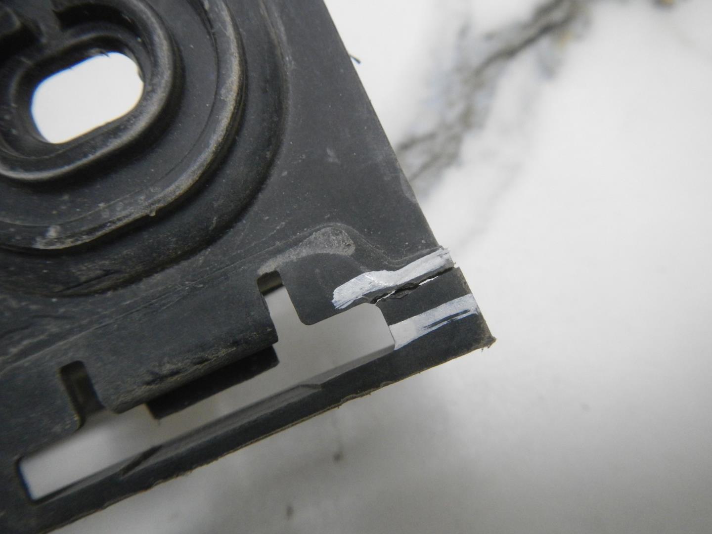 Кронштейн заднего бампера