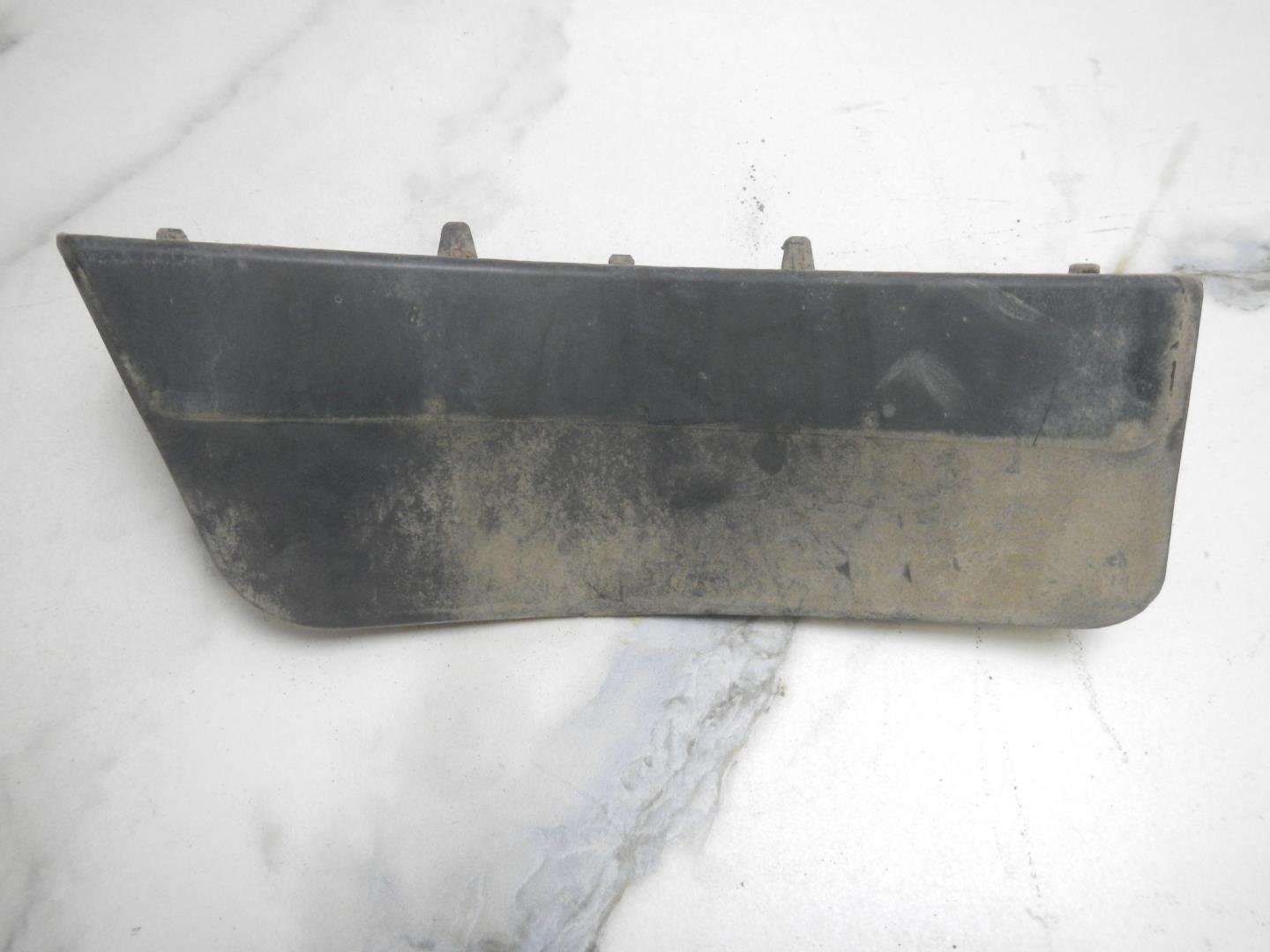 Брызговик передний левый