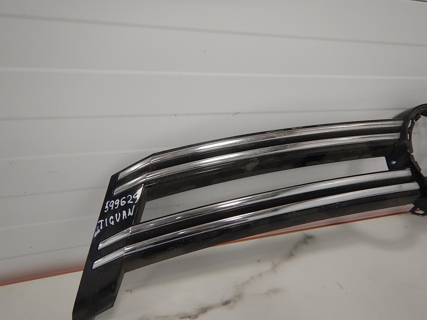 Накладка на решетку радиатора