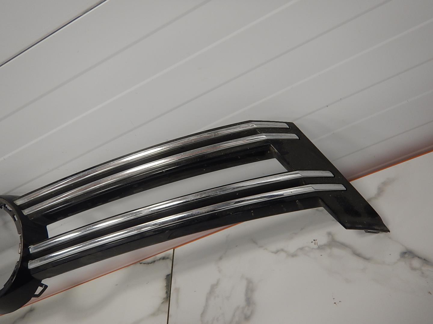 Накладка на решетку радиатора