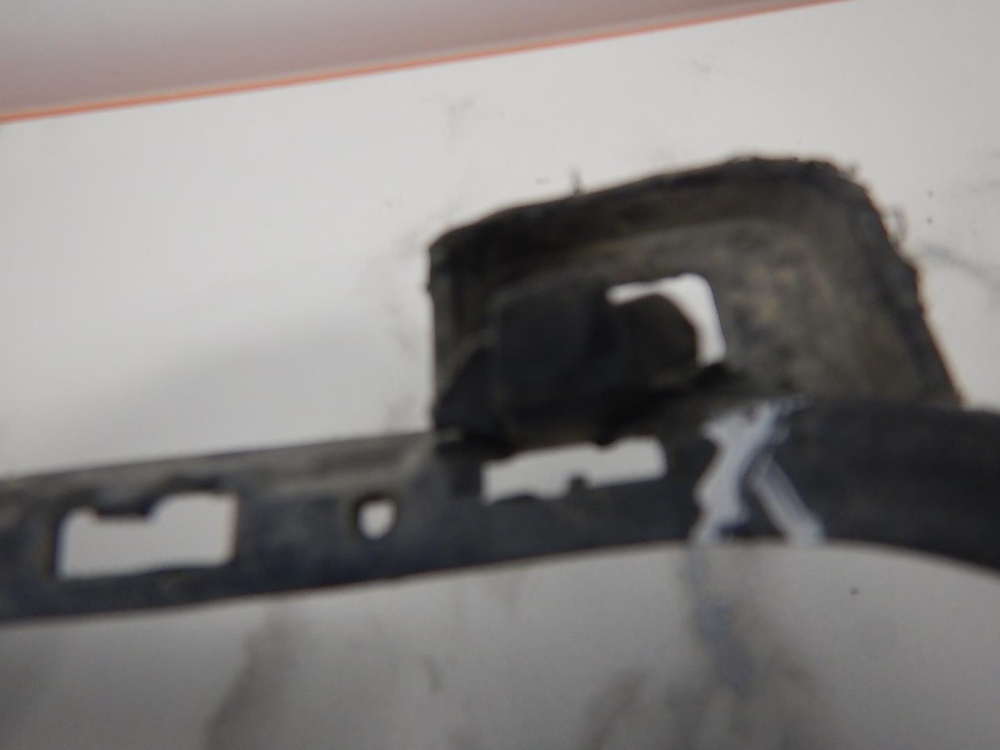 Решетка в бампер центральная