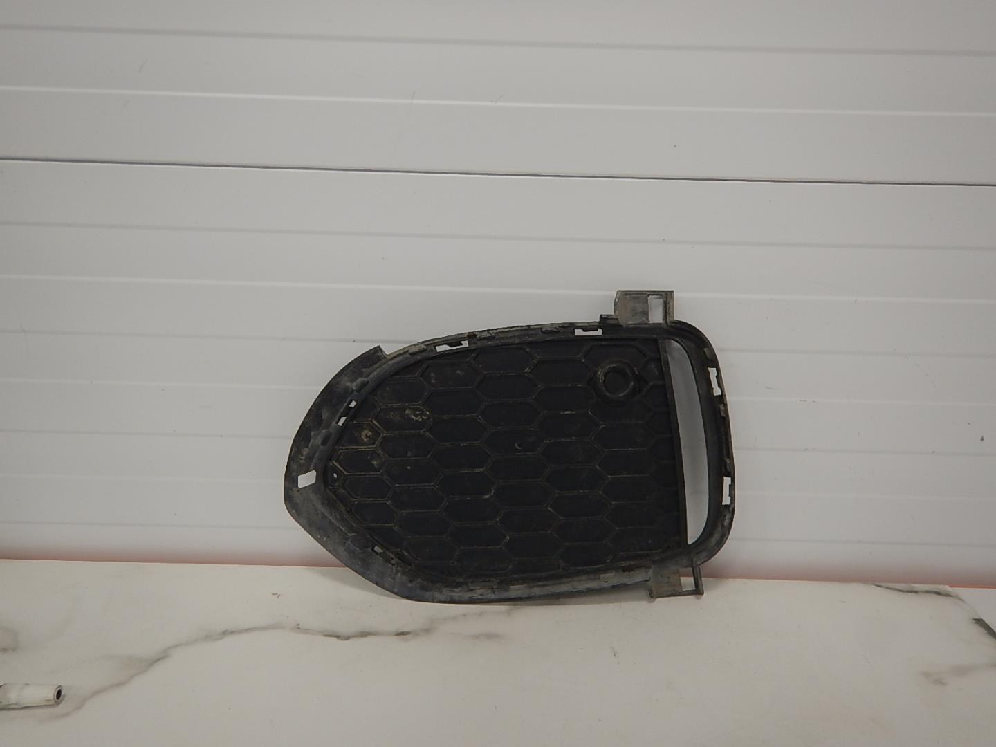 Решетка в бампер левая