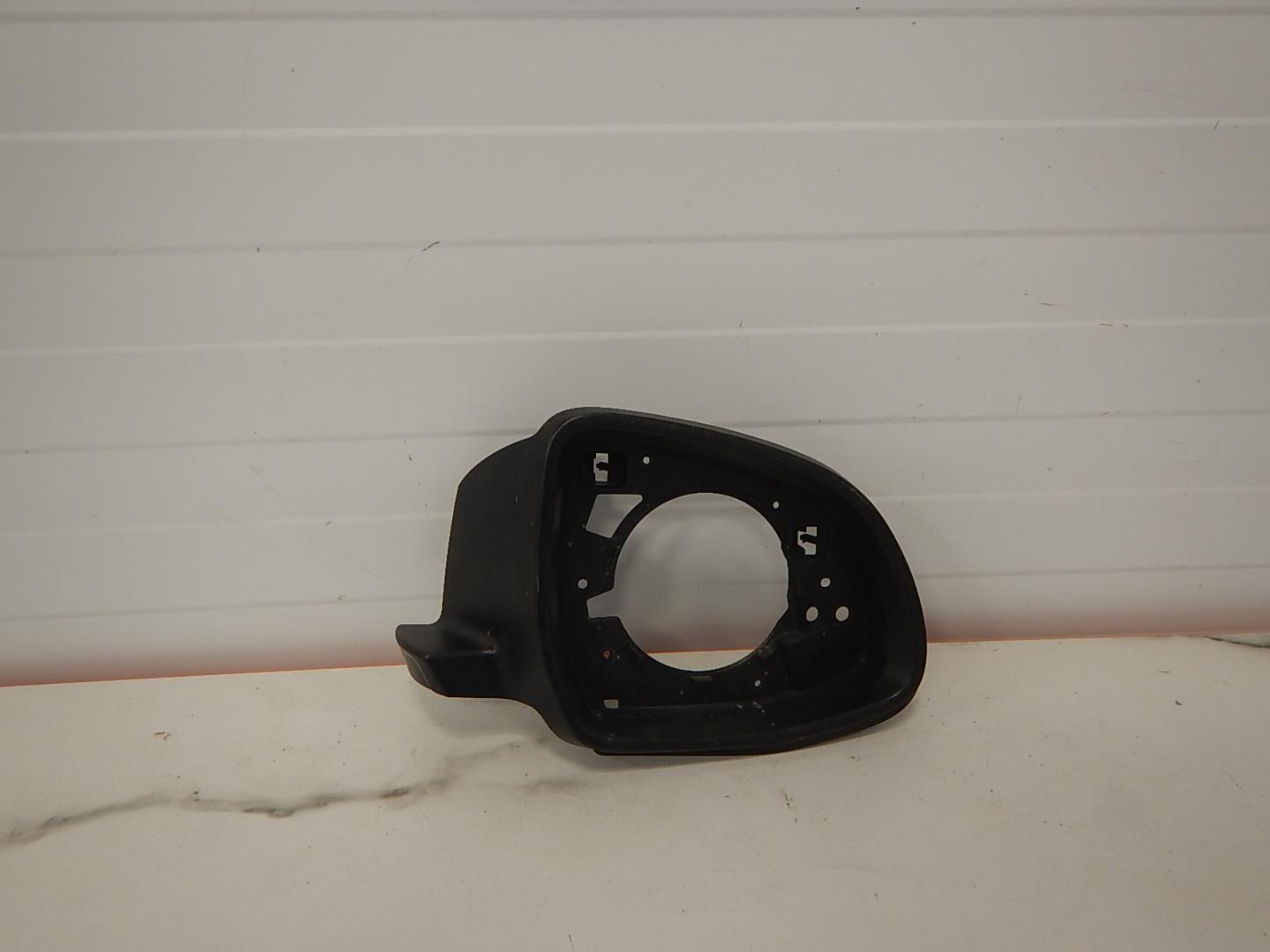 Накладка зеркала правого