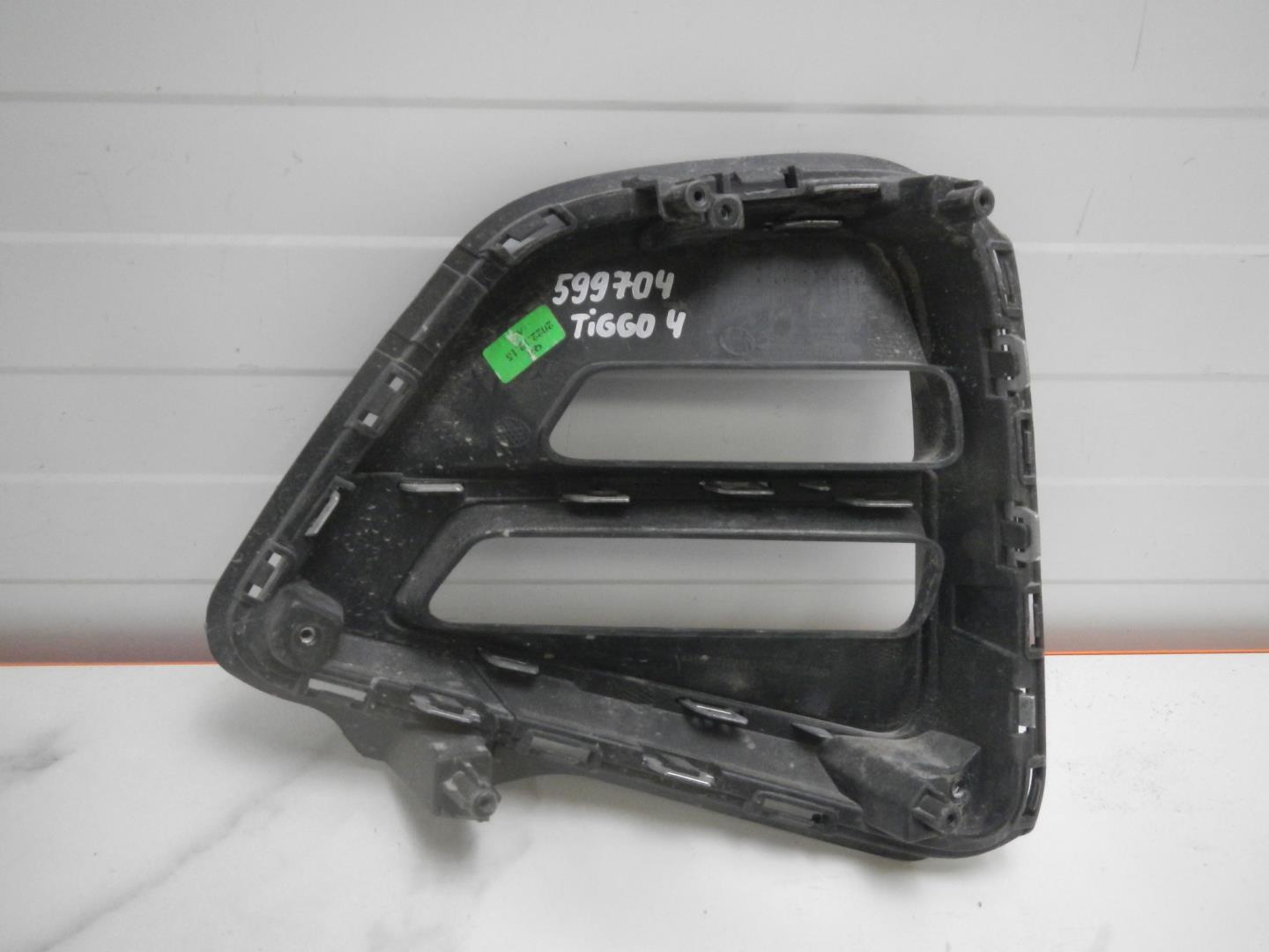 Решетка в бампер правая