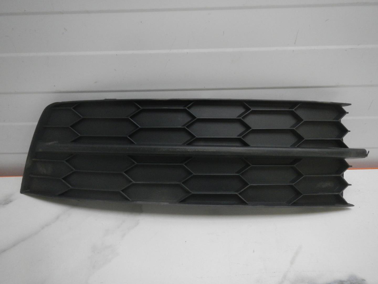 Решетка в бампер левая