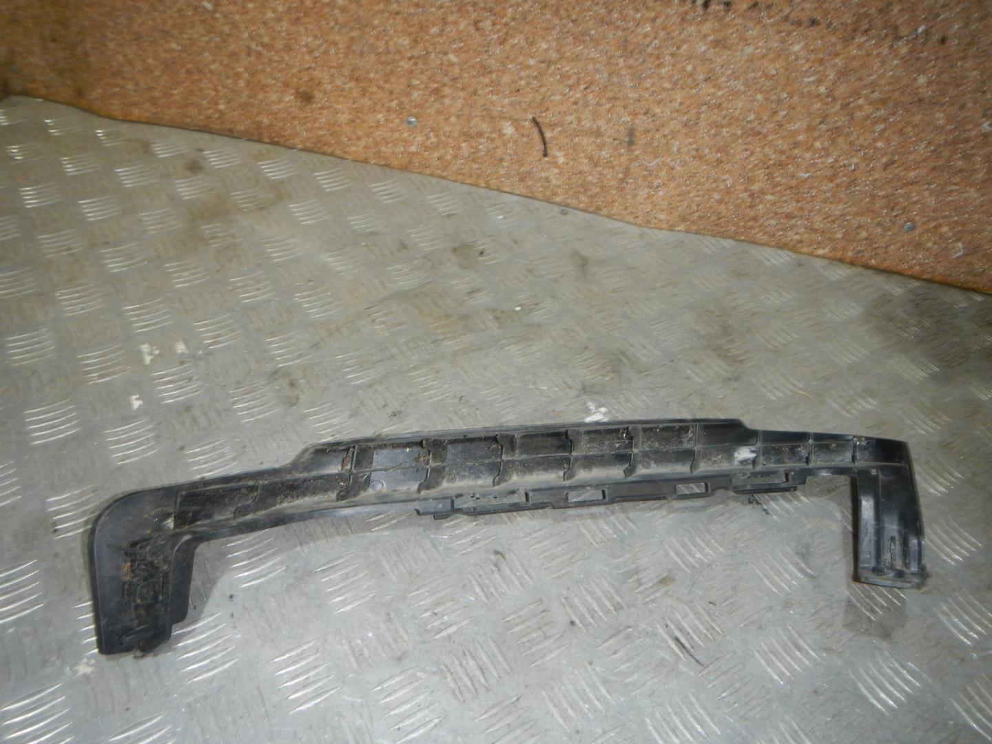 Кронштейн переднего бампера правый