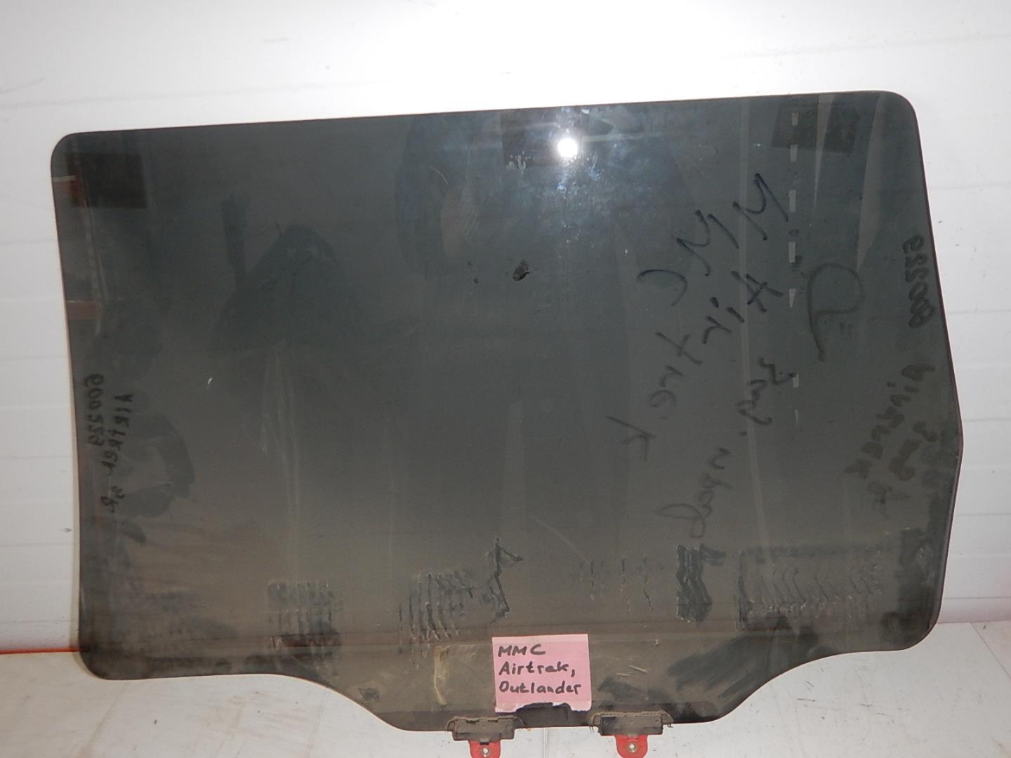 Стекло двери задней правой