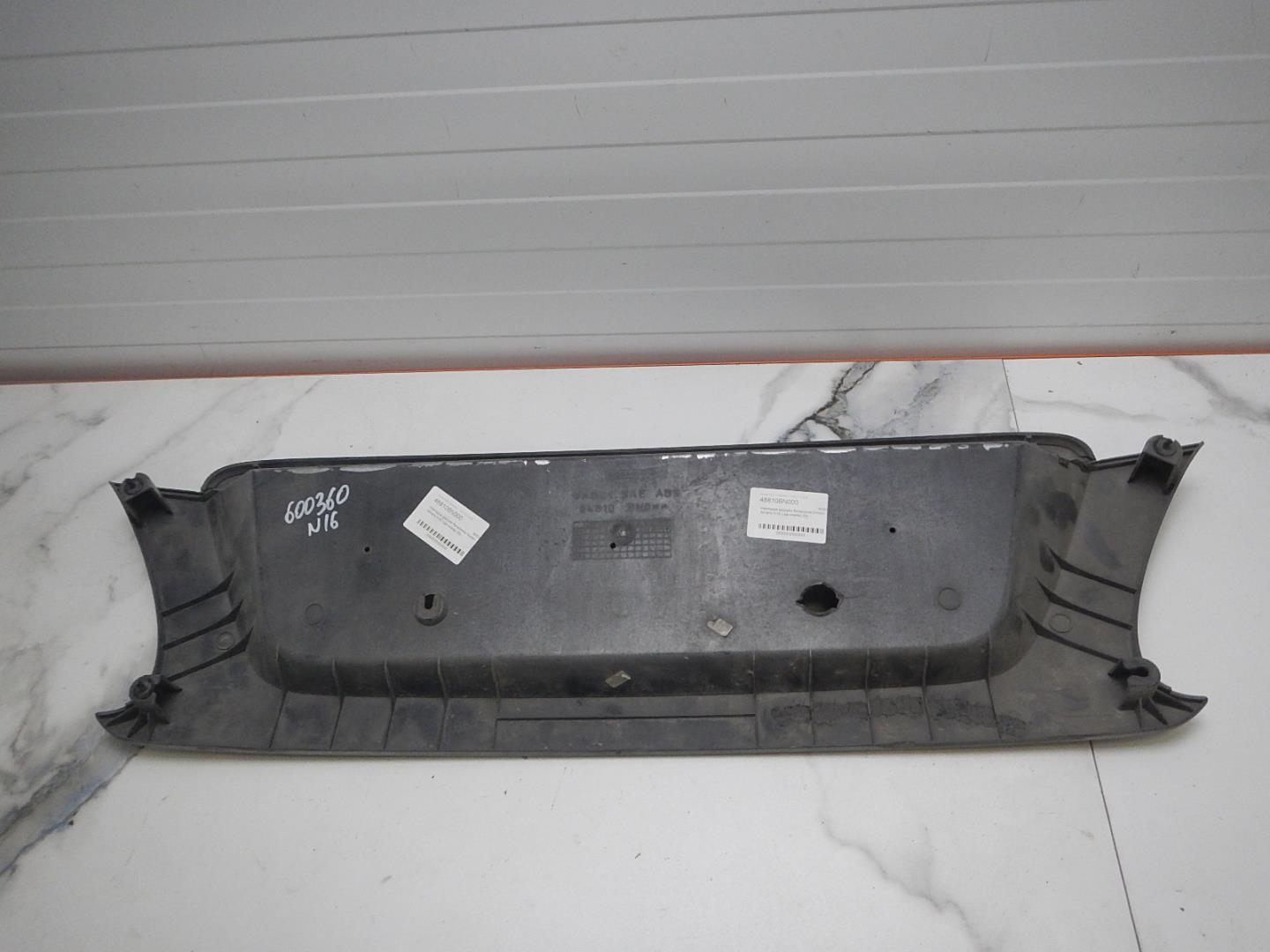 Накладка двери багажника