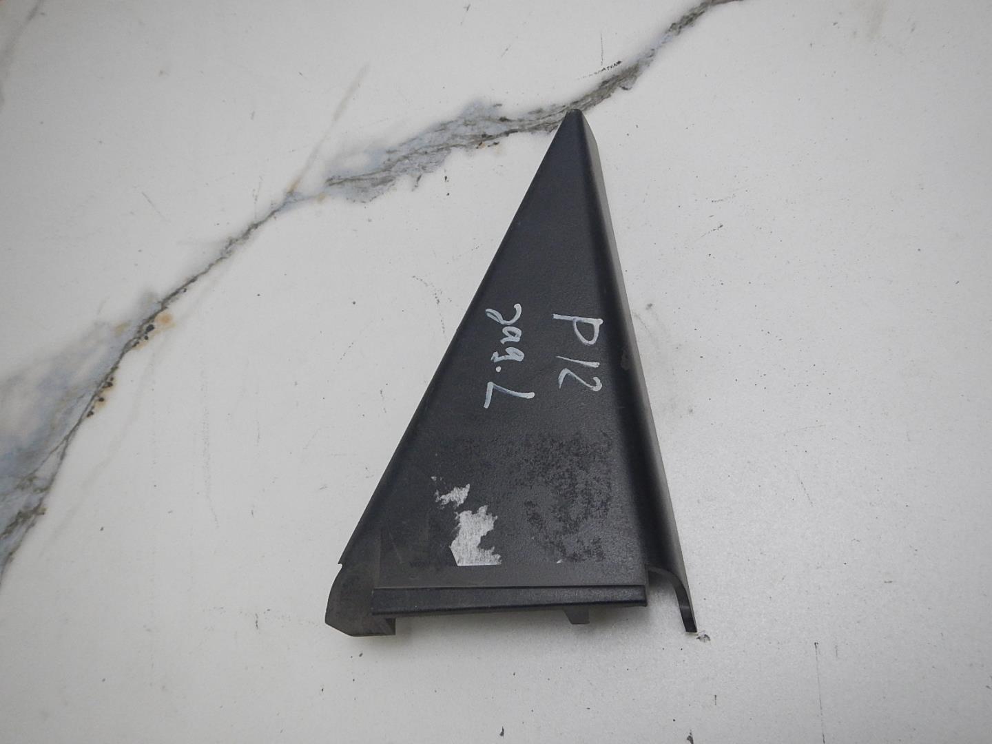 Накладка двери задней левой