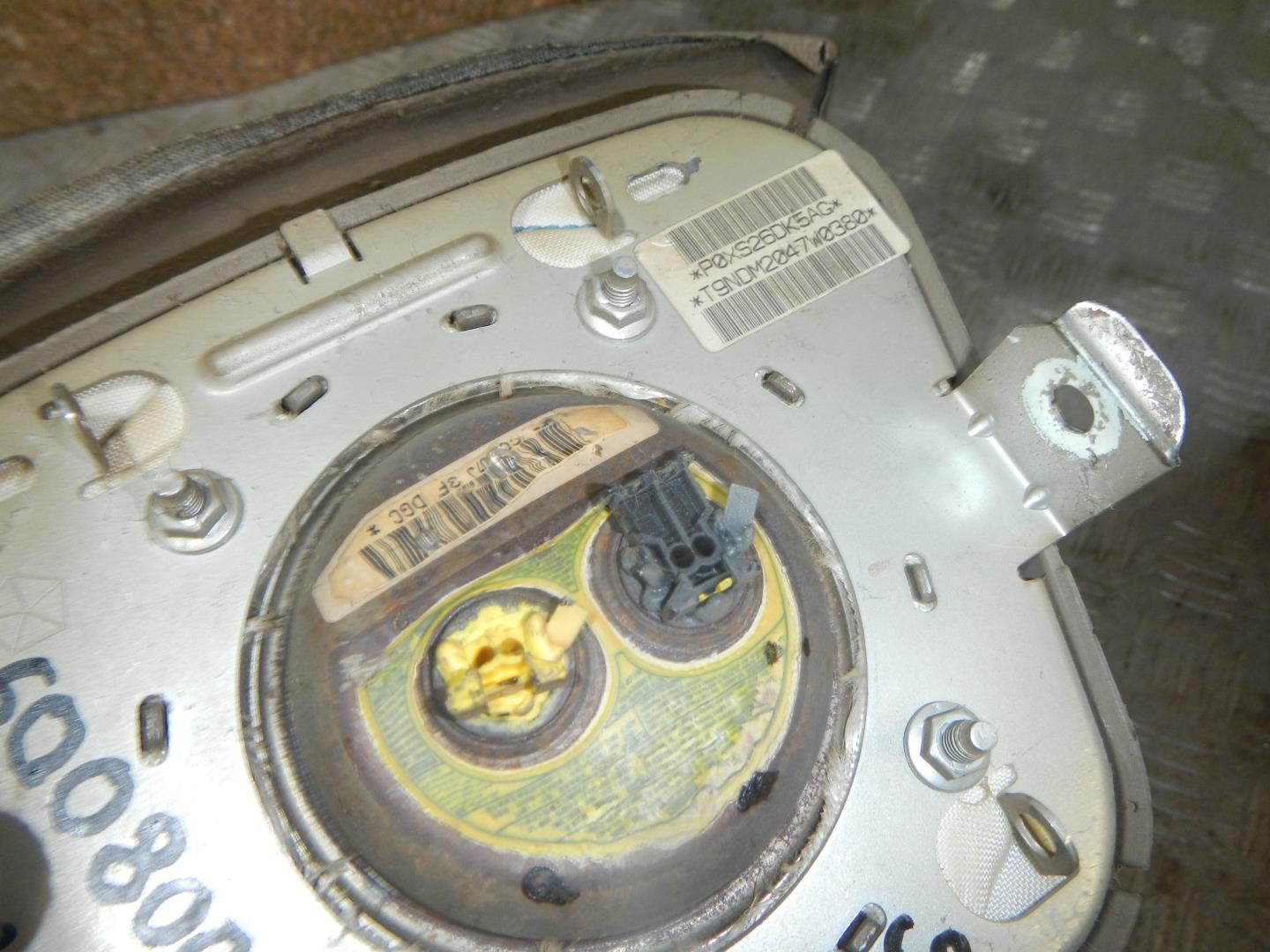 Подушка безопасности в рулевое колесо