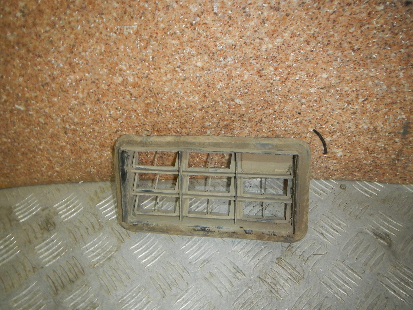 Решетка вентиляционная