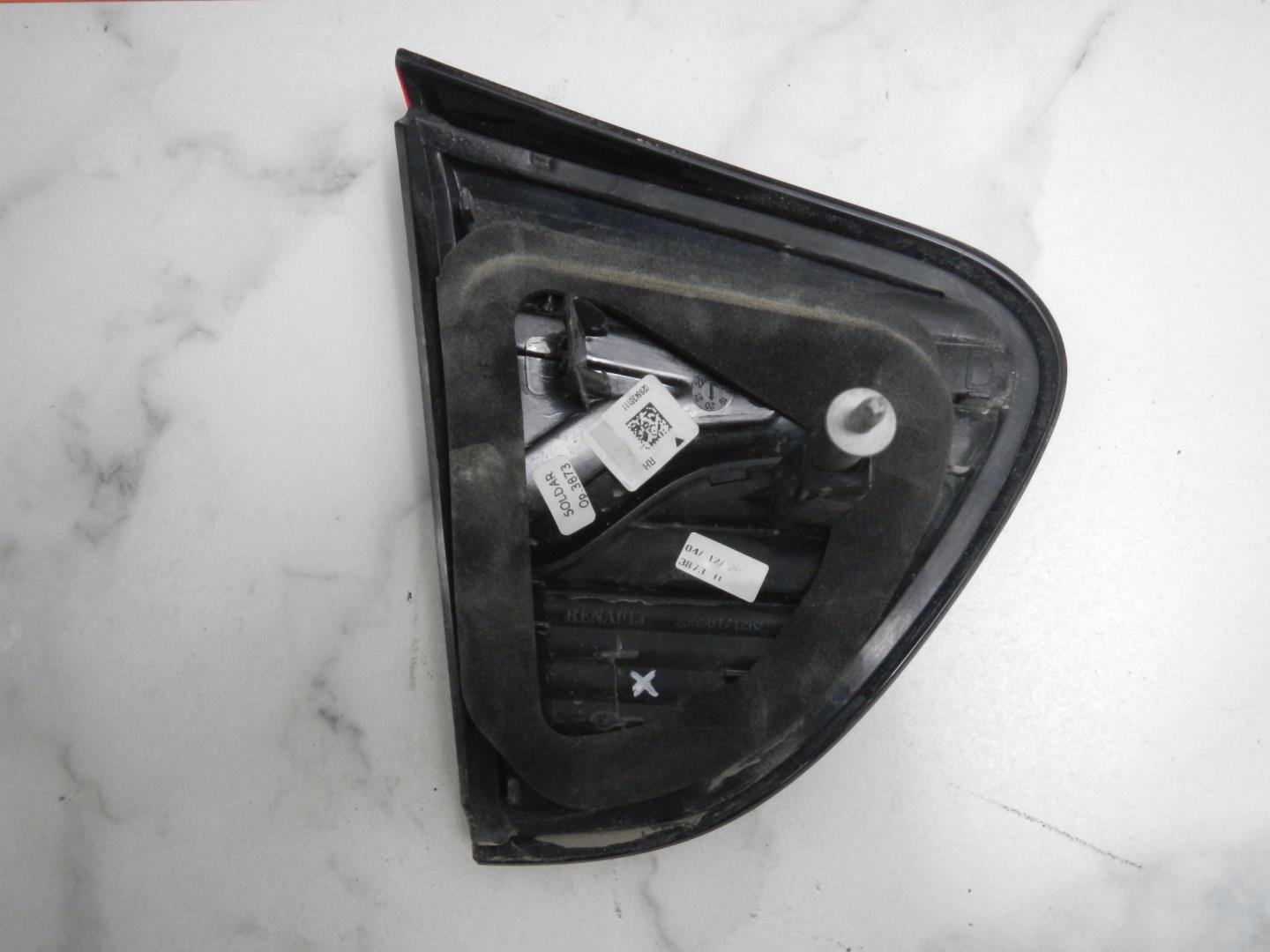 Фонарь задний внутренний правый