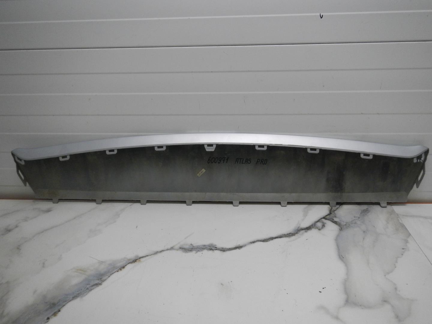 Накладка переднего бампера