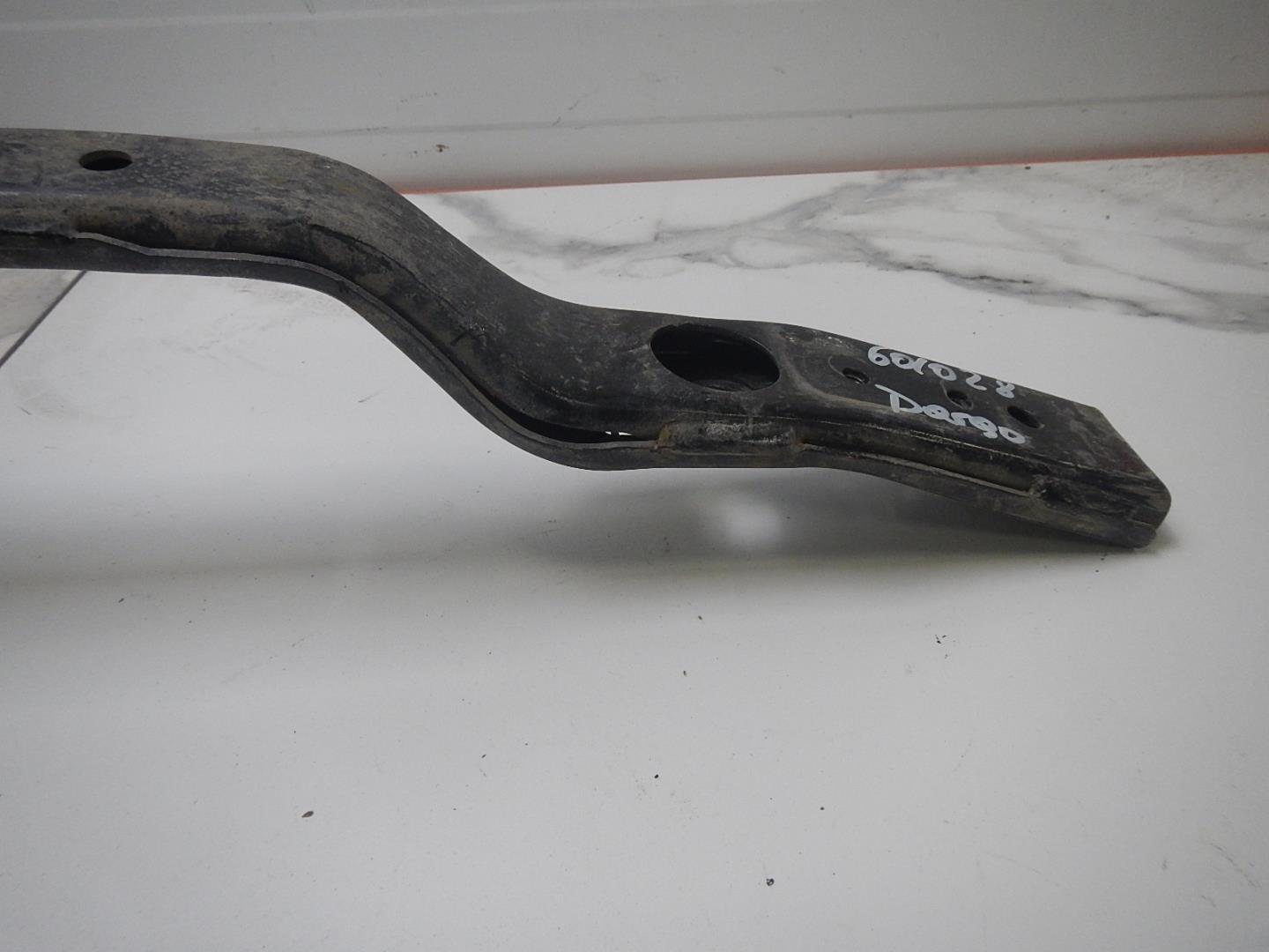 Усилитель переднего бампера